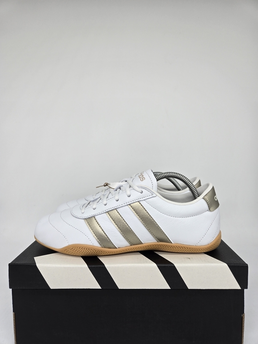 adidas Women's Grand Court Lo JQ9685 Crystal White Cyber Metallic Shoes Size 10